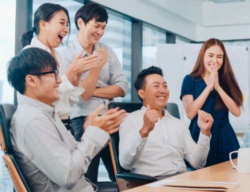 在js3333线路检测中心(上海)有限公司学习、成长茁壮