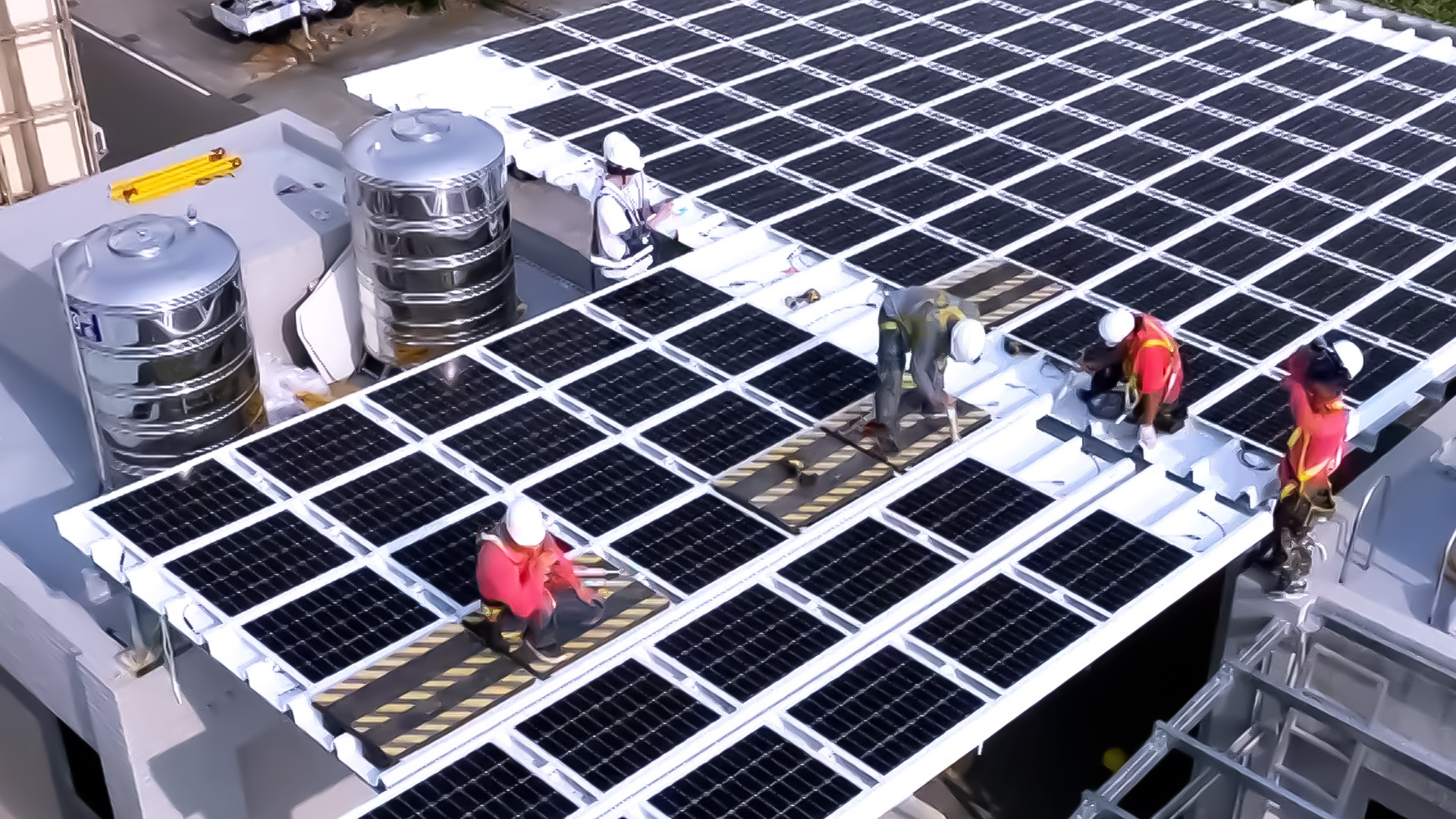 js3333线路检测中心(上海)有限公司着力于替代能源之技术研发，如光电浪板的相关制程、设备与产品，其中所开发之光电整合型浪板，减少传统金属支架安装，更提升耐候度，可广泛运用于多元场域，并辅助建筑达到净零碳排目标