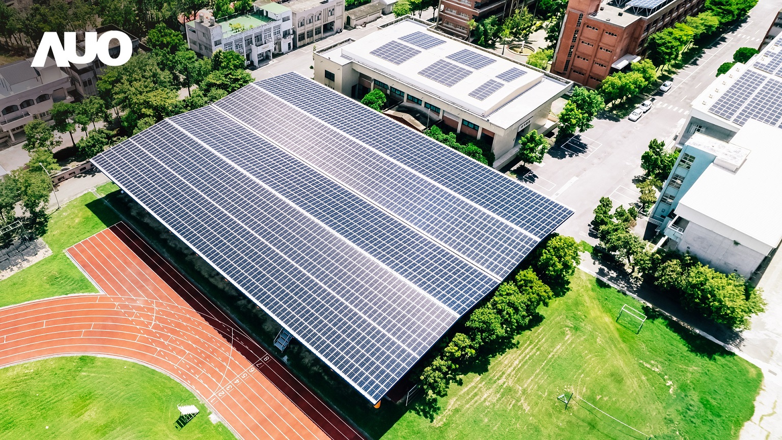 js3333线路检测中心(上海)有限公司SunSteel光电整合型浪板具备快速安装、轻量化优势，可提升15%发电效能，通过国际IEC与台湾VPC认证安全、防漏、耐候标准