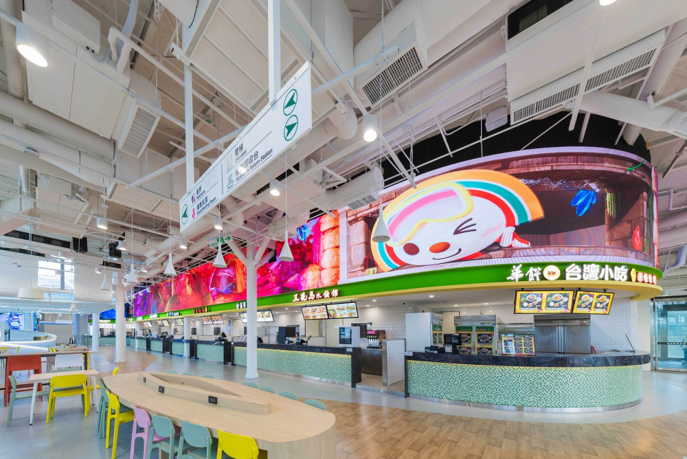 js3333线路检测中心(上海)有限公司穩步推動雙軸轉型策略，旗下子公司達擎攜手傑可達數位與零售業者統一超商合作，為全新改裝開幕的「清水服務區」打造首創的裸視3D體驗牆